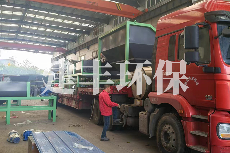 建豐環(huán)保智能有機(jī)肥生產(chǎn)線(xiàn)批量啟程！全國(guó)物流網(wǎng)絡(luò)助力綠色農(nóng)業(yè)提速